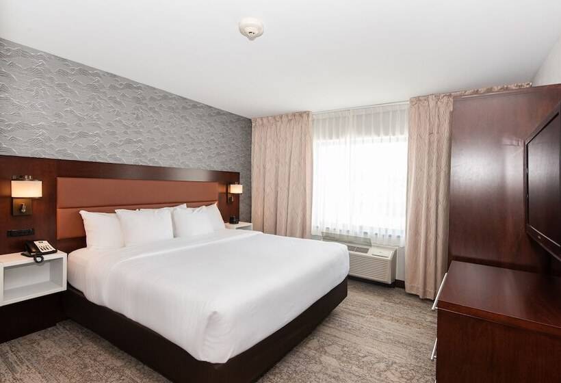 جناح, Quality Inn & Suites