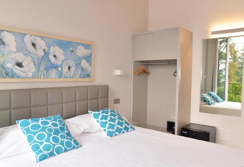 Superior room with lake view, Quarcino