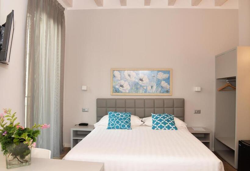 Superior room with lake view, Quarcino