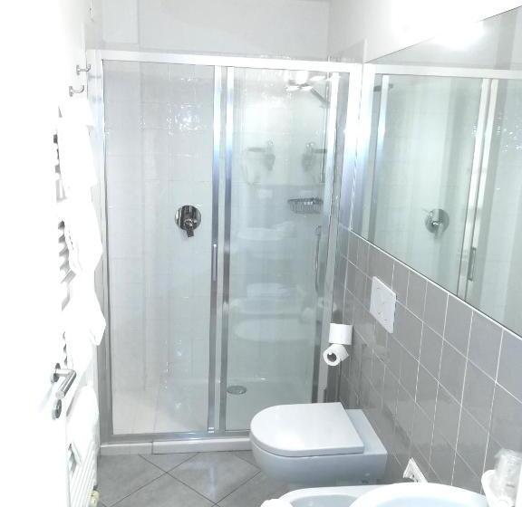 اتاق سوپریور, Quarcino