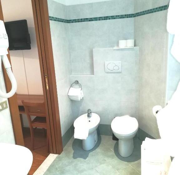 اتاق خانوادگی, Quarcino