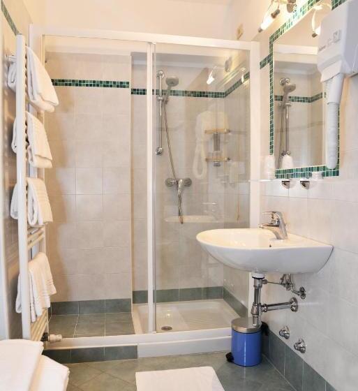 اتاق خانوادگی, Quarcino