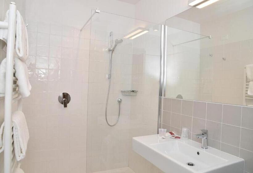 Superior room with lake view, Quarcino