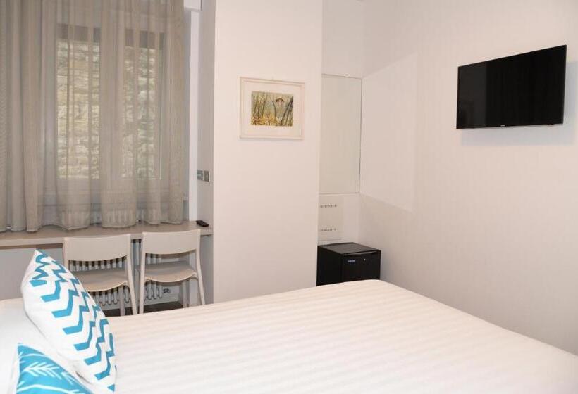 اتاق سوپریور, Quarcino