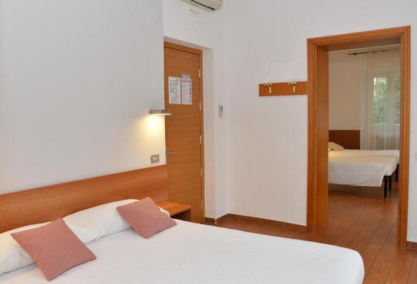 اتاق خانوادگی, Quarcino