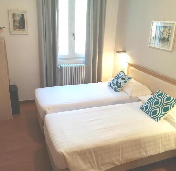 اتاق استاندارد, Quarcino