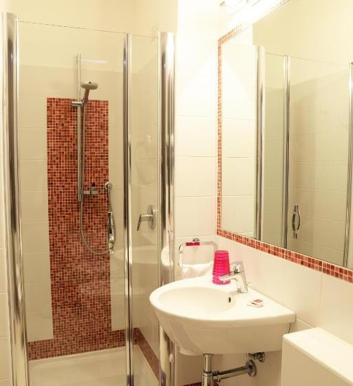 اتاق استاندارد, Quarcino