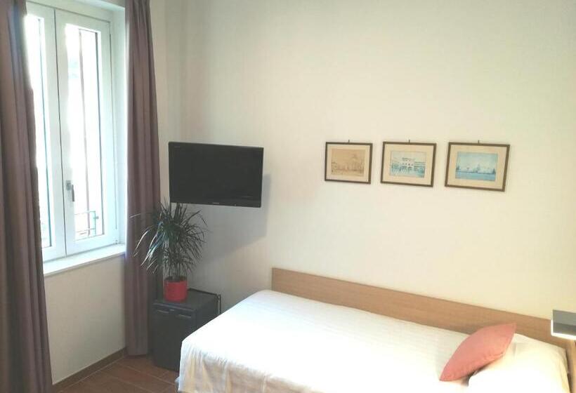 اتاق استاندارد یک نفره, Quarcino