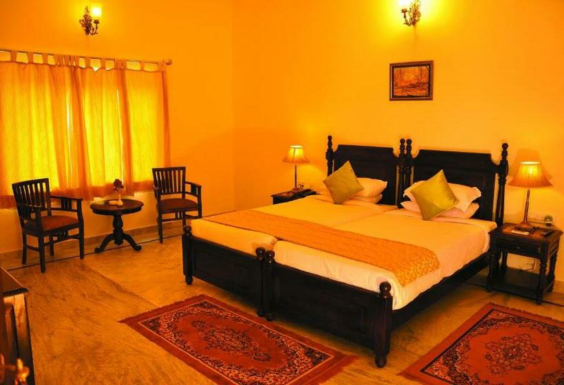 غرفة ديلوكس مزودة بشرفة, Raj Palace Resort