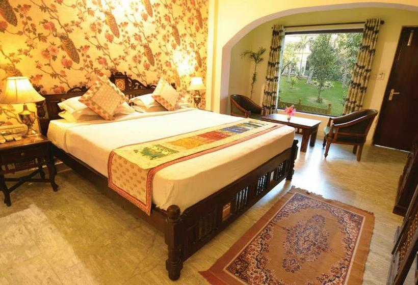 带阳台的豪华间, Raj Palace Resort