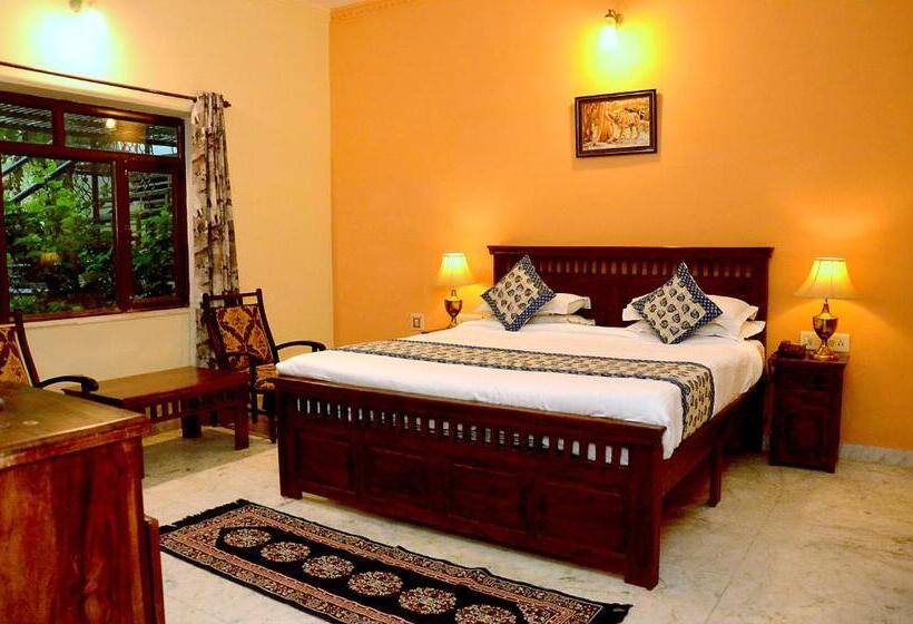 バルコニー付きデラックスルーム, Raj Palace Resort