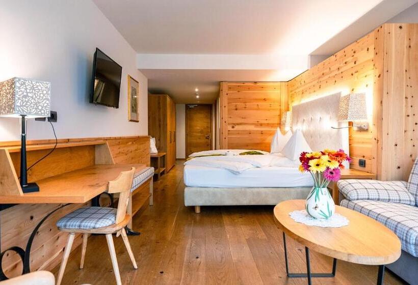 جناح جونيور, Cesa Tyrol