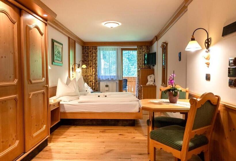 غرفة سوبيريور, Cesa Tyrol