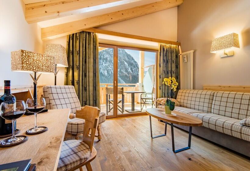 جناح جونيور, Cesa Tyrol