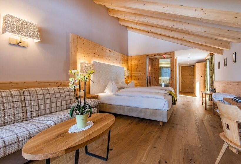 جناح جونيور, Cesa Tyrol