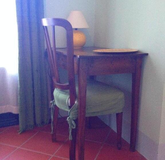 庭の見えるスタンダードトリプルルーム, Torraccia Di Chiusi Agriturismo Relais