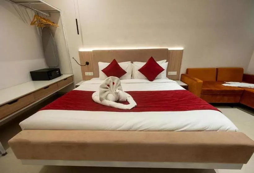 デラックスルーム, Varuna Varanasi