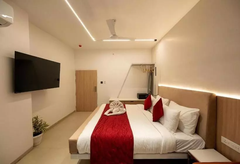 デラックスルーム, Varuna Varanasi