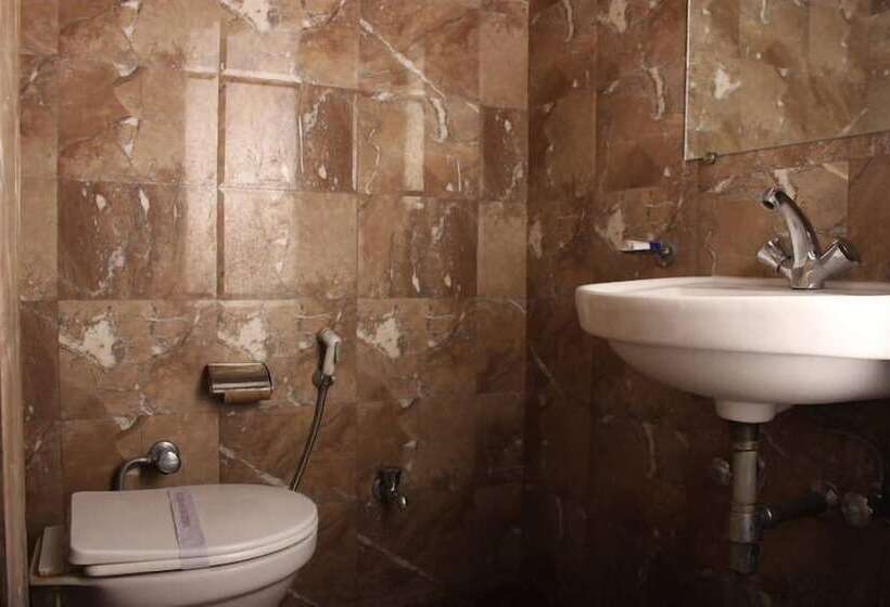 高级大房间, Varuna Varanasi