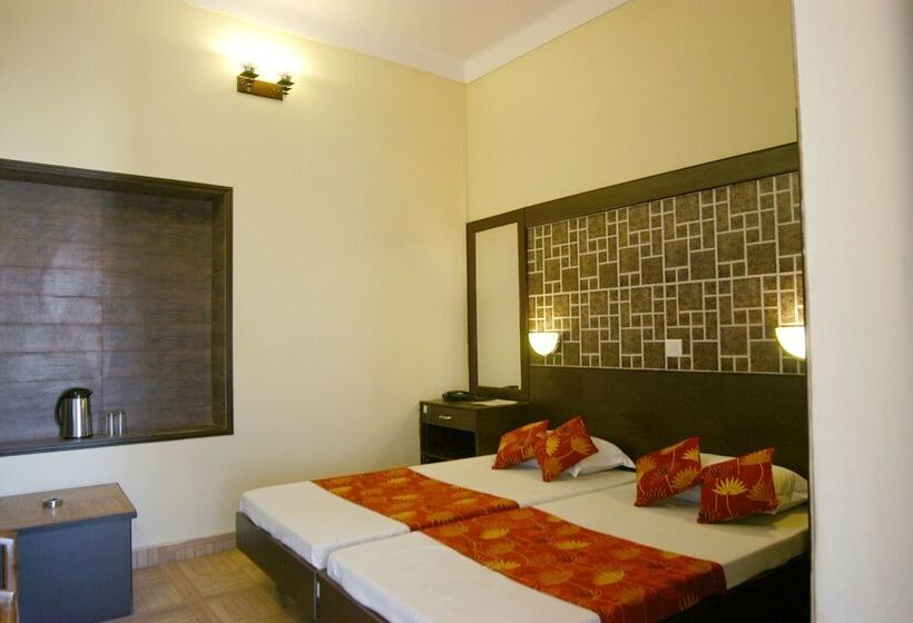 高级大房间, Varuna Varanasi