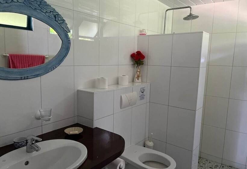 استودیوی استاندارد, Linareva Moorea Beach Resort