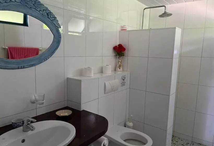 استودیوی استاندارد, Linareva Moorea Beach Resort
