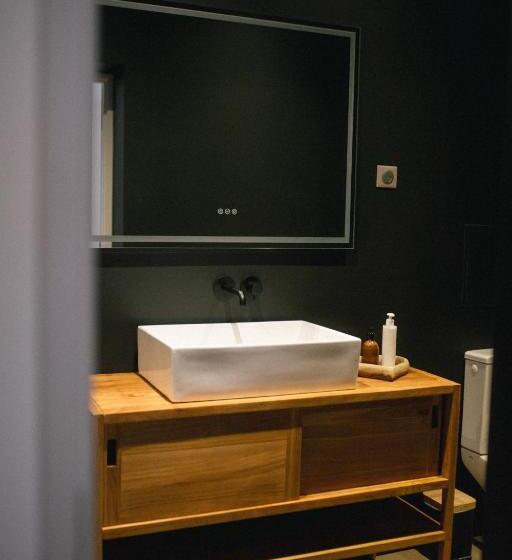 Апартаменты 1 Спальня Вид на Сад, Le Petit Château De Conteville