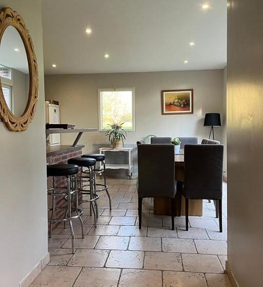 Дом 3 Спальни, Le Petit Château De Conteville