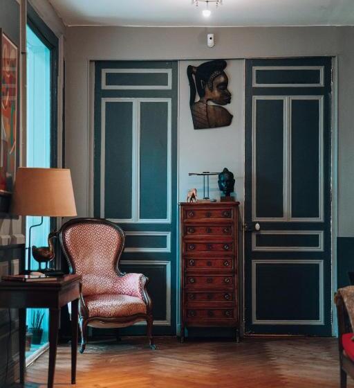 Вилла с 1 спальней и бассейном, Le Petit Château De Conteville