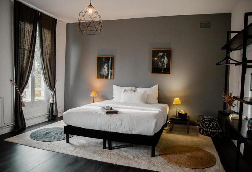 Вилла с 1 спальней и бассейном, Le Petit Château De Conteville