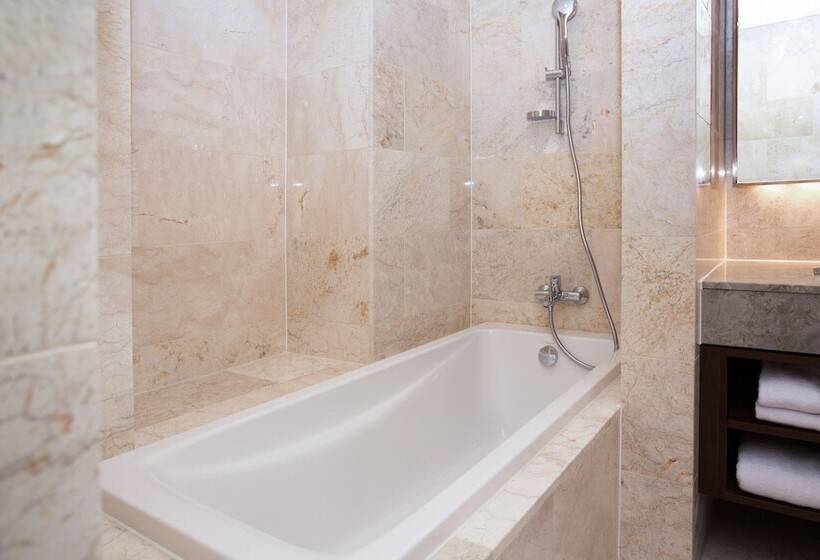 Suite with Pool, Ecoland