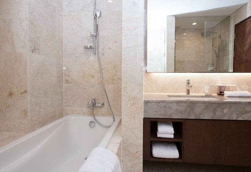 Suite with Pool, Ecoland