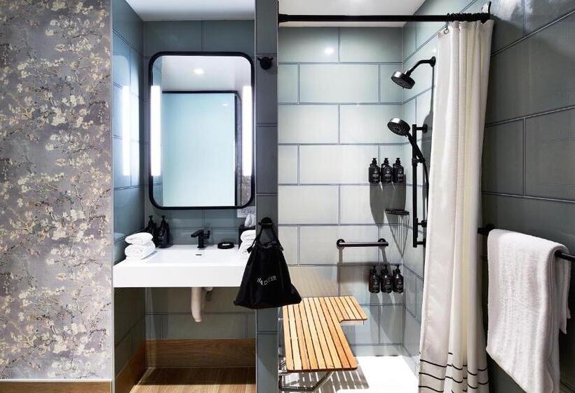 غرفة قياسية سرير كينج لذوى الإحتياجات الخاصة, Indigo Nyc Financial District, An Ihg