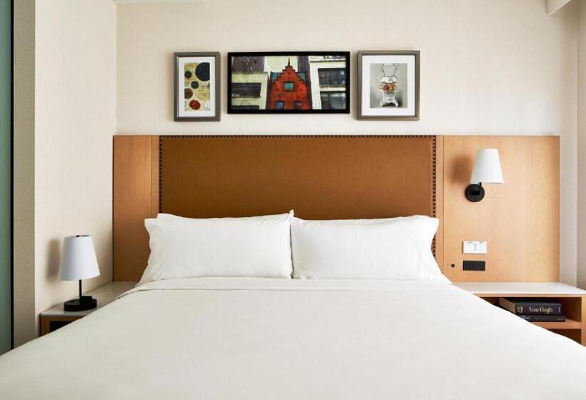 غرفة قياسية سرير كينج لذوى الإحتياجات الخاصة, Indigo Nyc Financial District, An Ihg