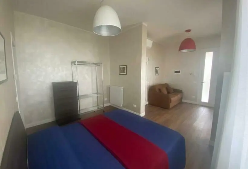 バルコニー付きスタンダードトリプルルーム, B&b A Due Passi Dal Lago