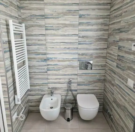 バルコニー付スイート, B&b A Due Passi Dal Lago