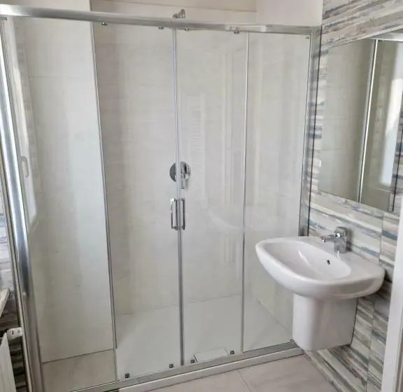 バルコニー付スイート, B&b A Due Passi Dal Lago