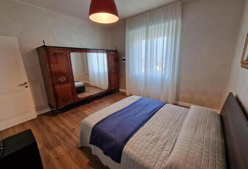 スタンダードルーム, B&b A Due Passi Dal Lago