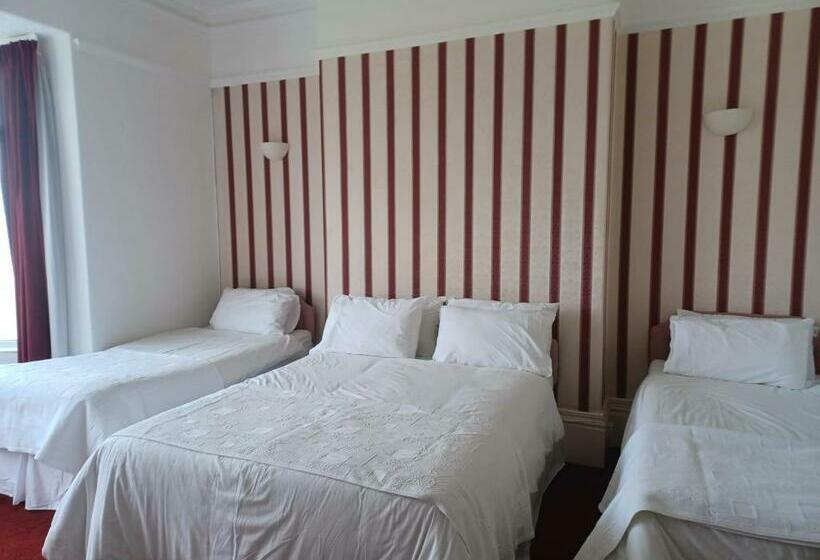 Семейный Номер, St Merryn