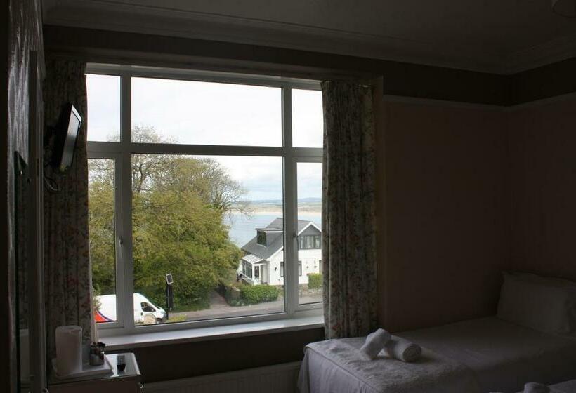 غرفة عائلية مطلّة علي البحر, St Merryn