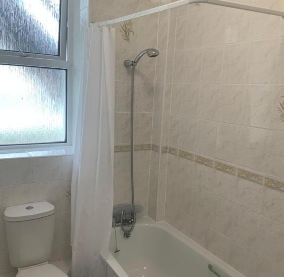 غرفة قياسية, St Merryn