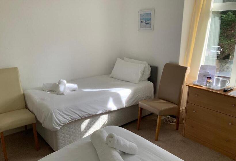 غرفة قياسية ثلاثية, St Merryn