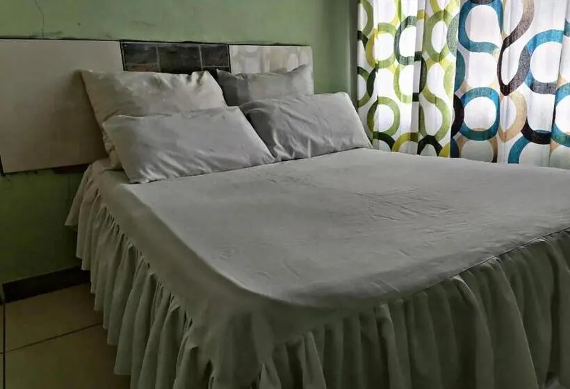 اتاق اکونومی, Valleycenter Guesthouse