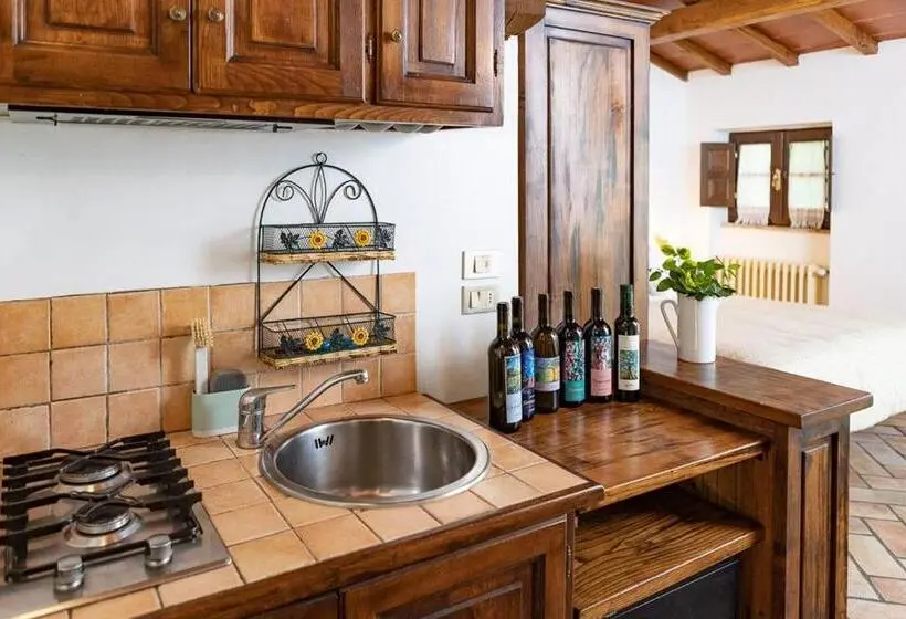 スタンダードスタジオ, Agriturismo Lapievuccia