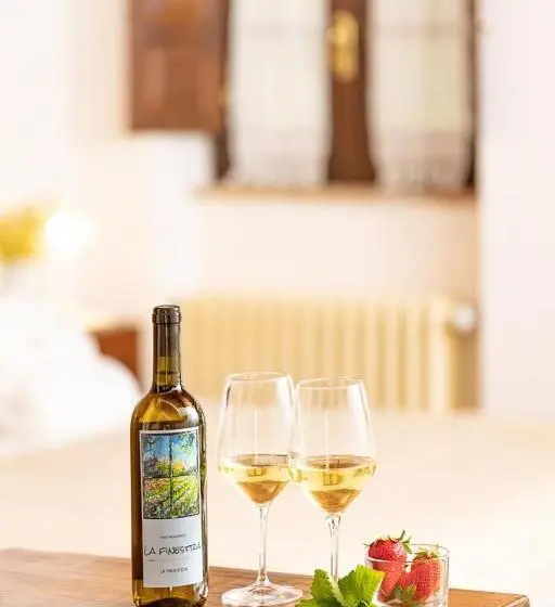 スタンダードスタジオ, Agriturismo Lapievuccia