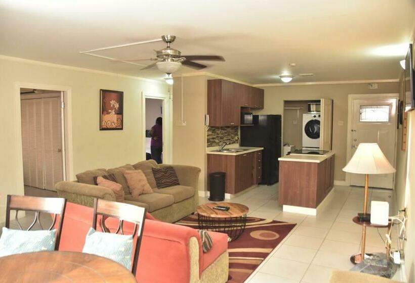 اتاق خانوادگی, The President Room 5 Minutes To Devon House 6 Strathairn Avenue Kingston