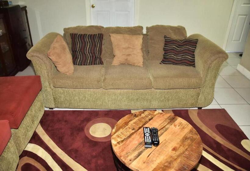 آپارتمان 2 خوابه, The President Room 5 Minutes To Devon House 6 Strathairn Avenue Kingston