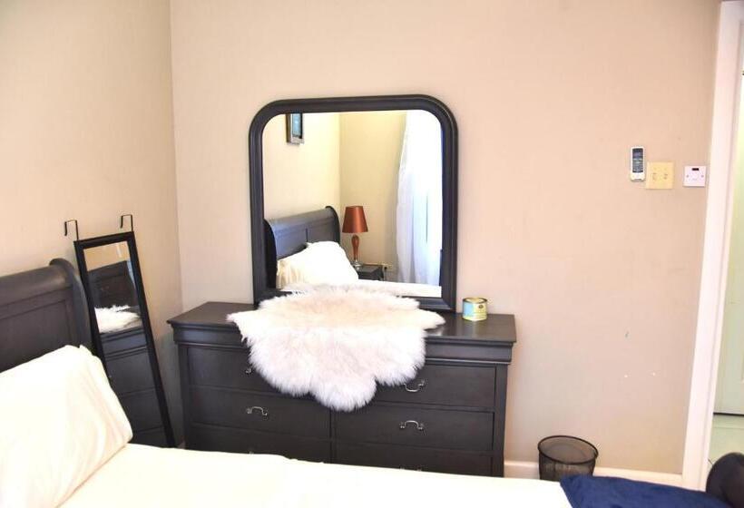اتاق خانوادگی, The President Room 5 Minutes To Devon House 6 Strathairn Avenue Kingston
