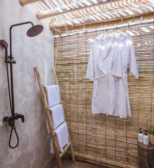 ガーデンビューのスタンダードバンガロー, Bamboo Zanzibar