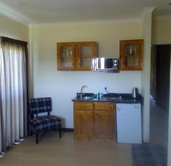 Chambre Standard Vue Piscine, Soloko Game Farm